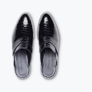 Freda Salvador Keen Mule